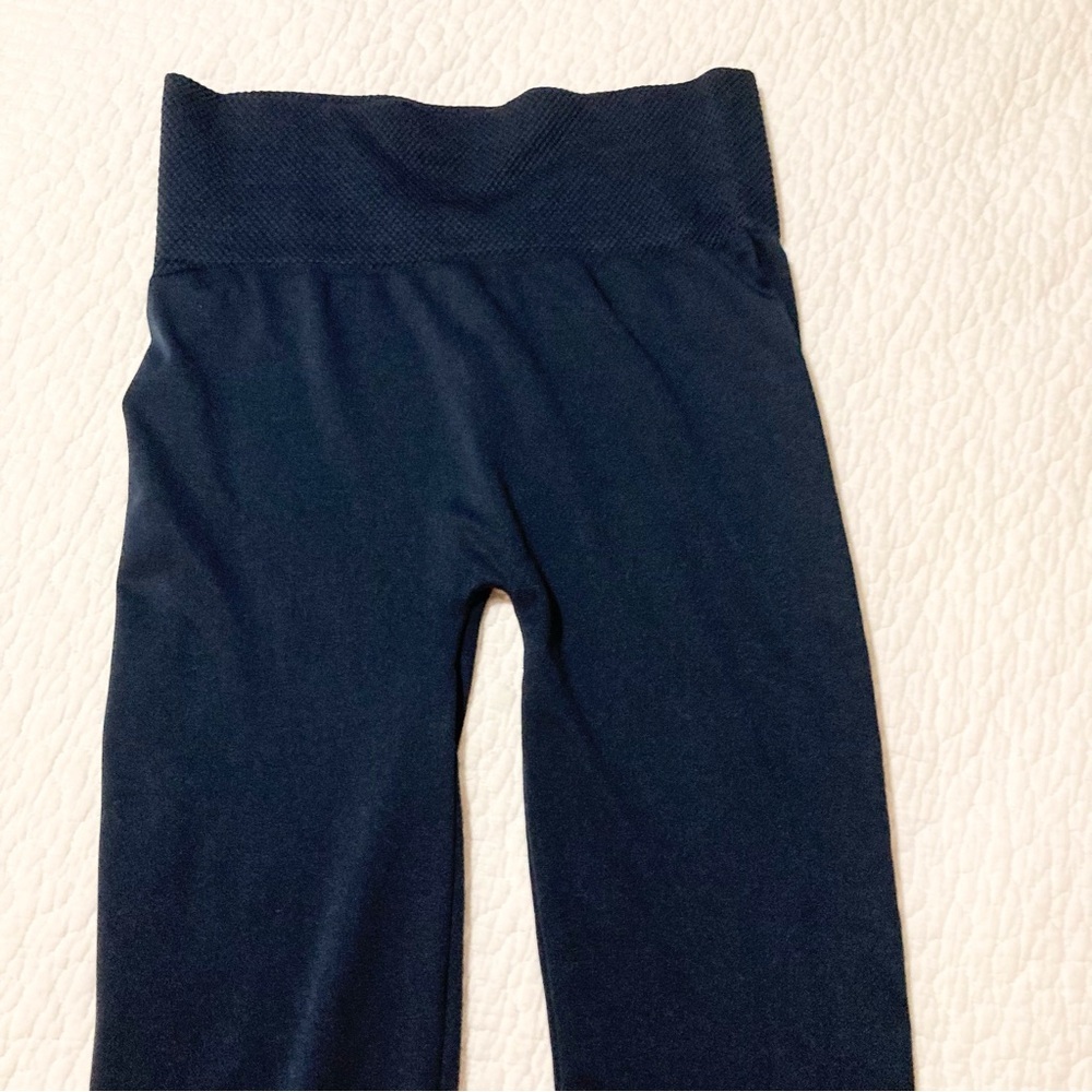 Sofra Navy Textured Leggings | Plus Size | Like New condition - Picture 3 of 7